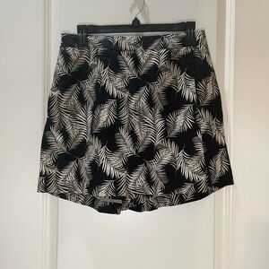 Ellen Tracy Skort Black and Tan Leaf Pattern Linen Blend Size S